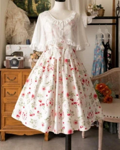 Early Summer Strawberry Picture Book Flare Sleeve Short Cardigan [Buy Together For 20% Off] -LOLITA Shop O1CN01WR8BLE2IEO96hFtRw 482929254