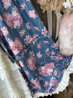 [Pre-orders Until 9/9] Bouquets For Autumn Days Strap Skirt -LOLITA Shop b3cc438fgy1hswjflj2t5j22c0340qv7